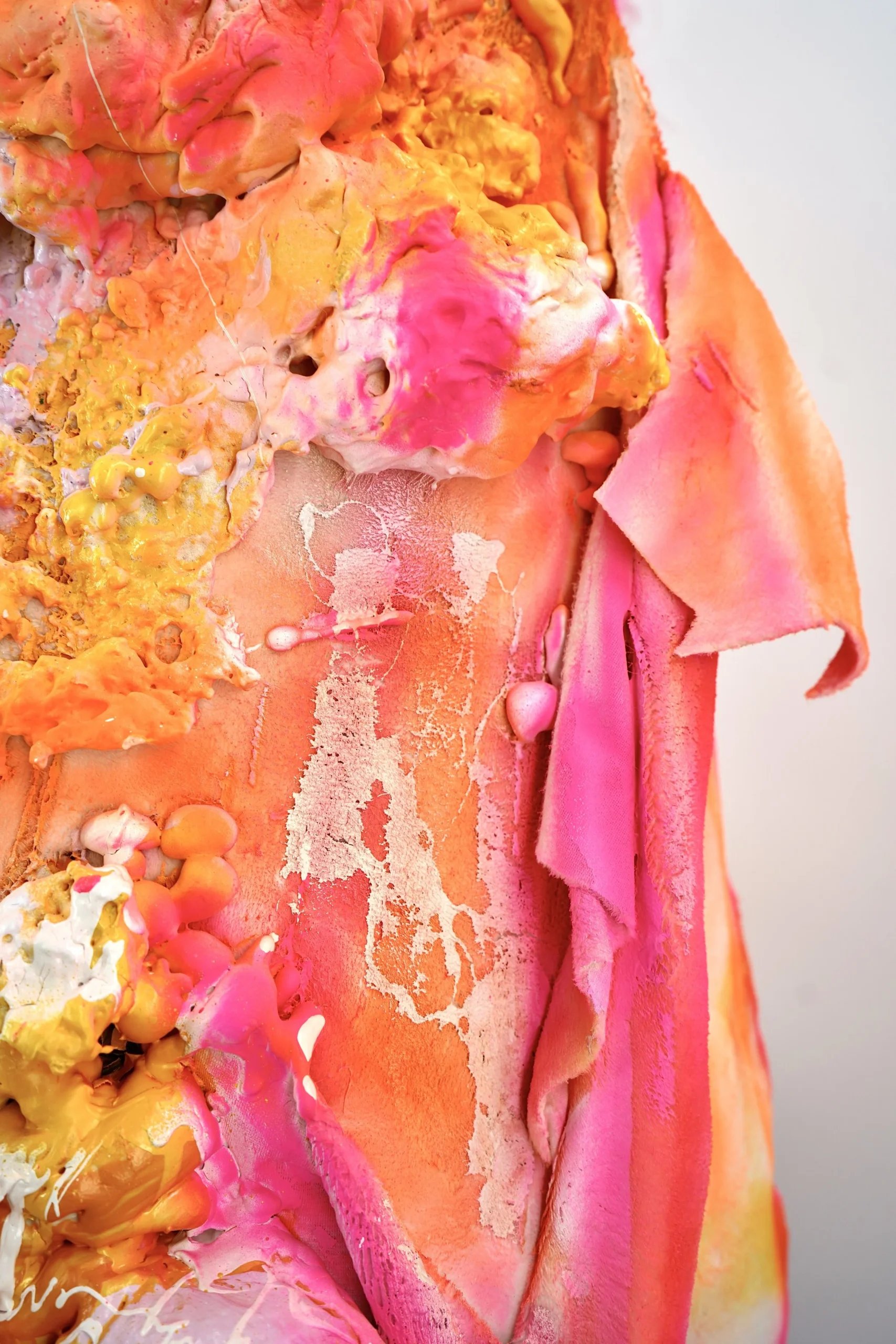 sophia-huang-artist-the-recovering-people-pleaser-closeup-resin-mixed-media-sculpture-2025-4